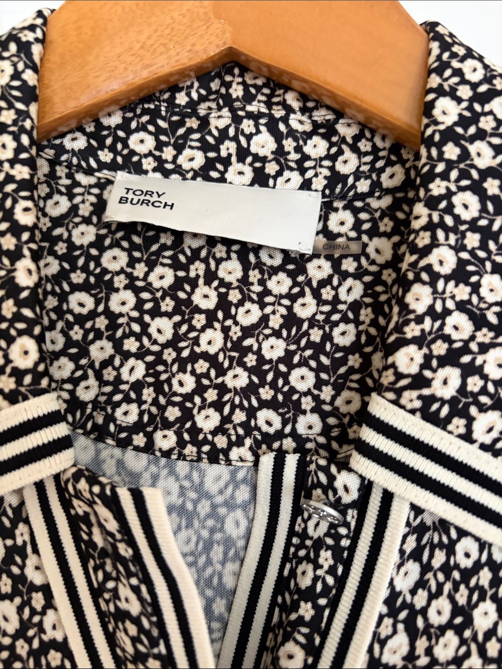 Tory Burch Black and Cream Floral Long-Sleeve Pleated Dress - Picture 2 of 5